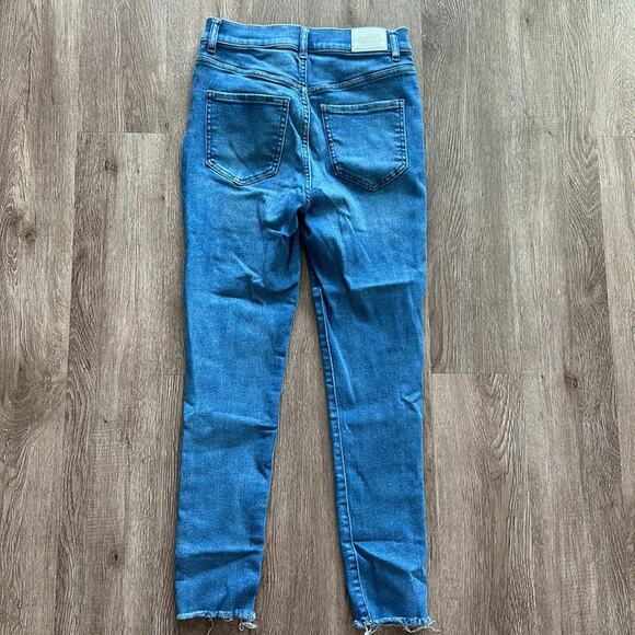 Express Super High Rise Double Button Skinny Jeans Medium Wash Size 6 - Picture 6 of 6